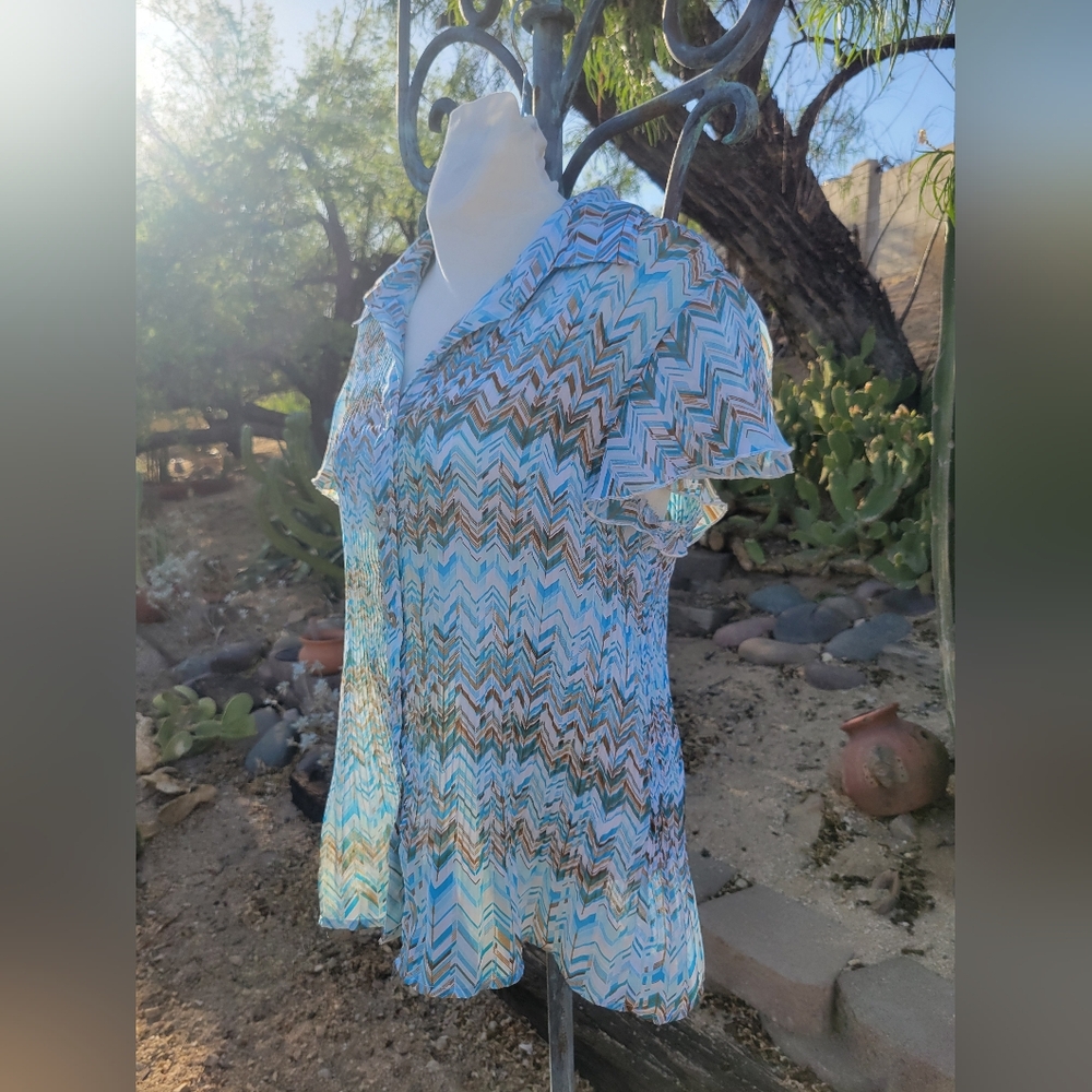Chevron Patterned Blue Lightweight Blouse - image 3